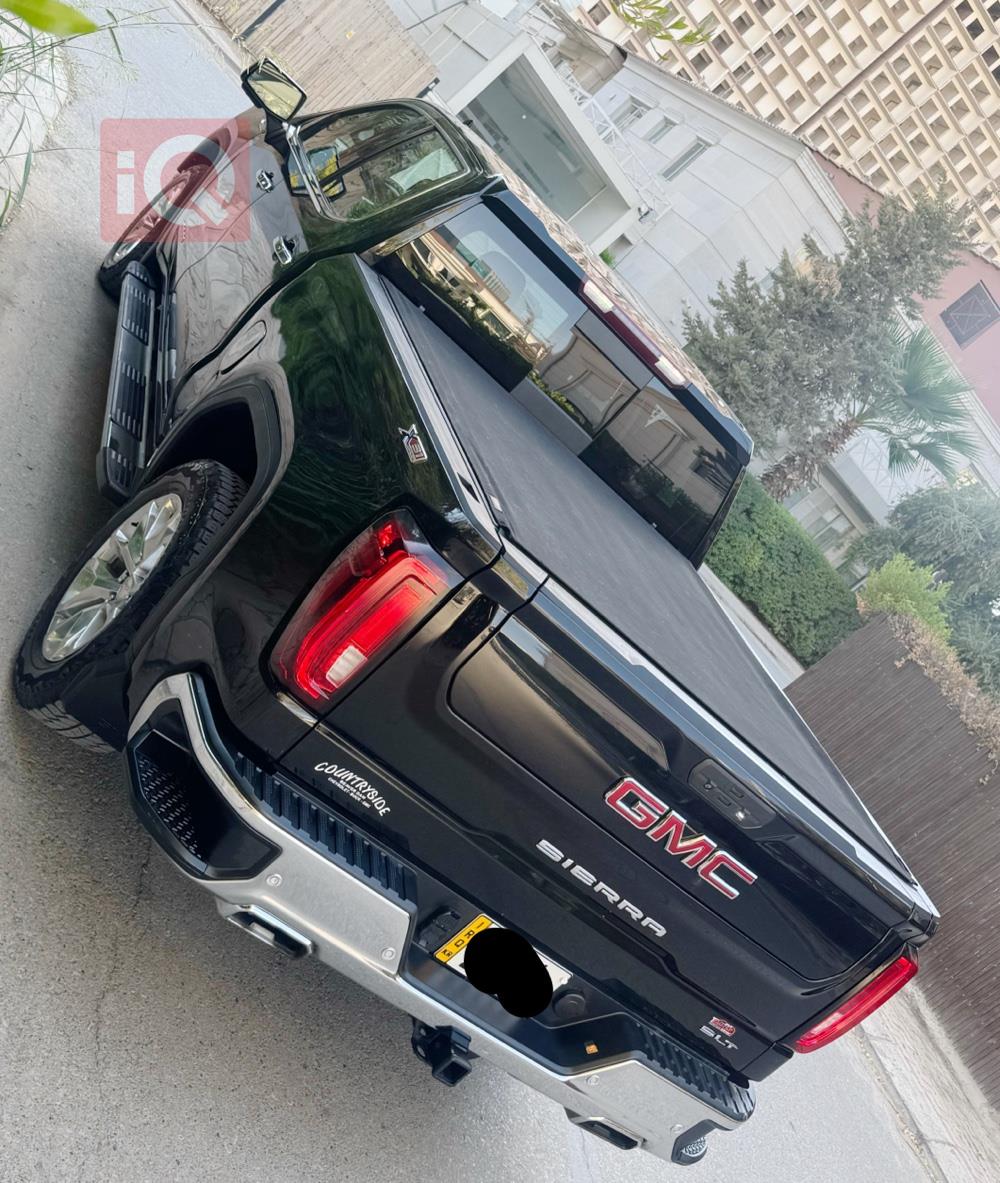 GMC Sierra